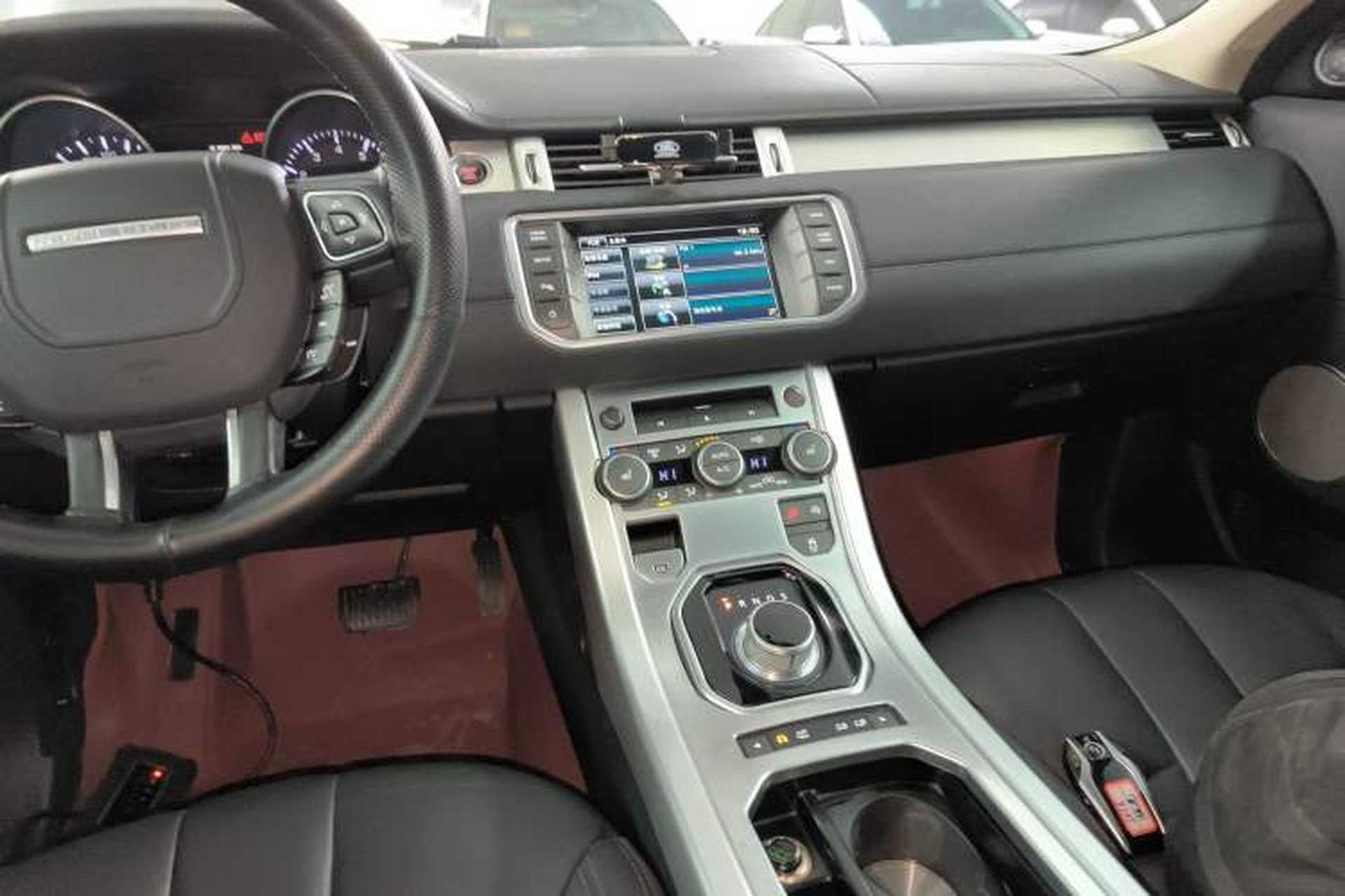 Used Land Rover Range Evoque 2015 2.0T Five-Door Zhiyao Edition Audio And AC Panel