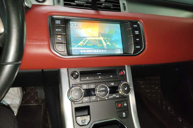 Used Land Rover Range Evoque 2015 2.0T Five-Door Zhiyao Edition Audio And AC Panel