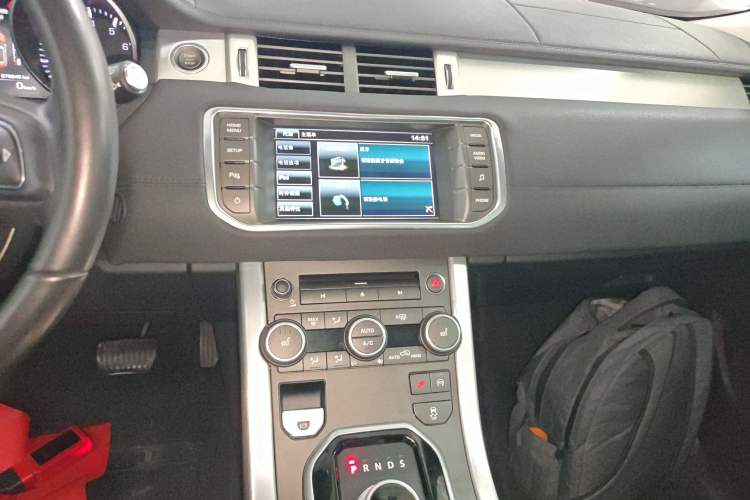 Used Land Rover Range Evoque 2015 2.0T Five-Door Fashion Edition Audio And AC Panel