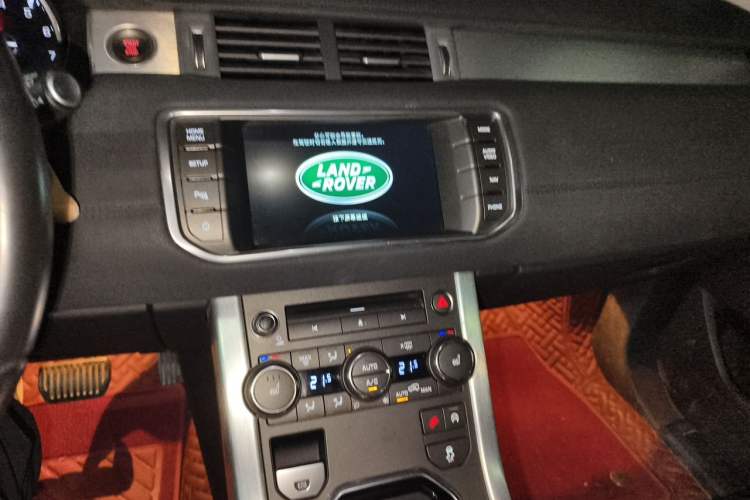 Used Land Rover Range Evoque 2015 2.0T Five-Door Zhiyao Edition Audio And AC Panel