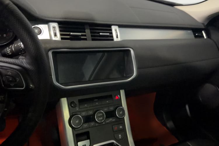 Used Land Rover Range Evoque 2015 2.0T 5-Door Luxury Edition Audio And AC Panel