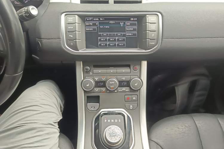 Used Land Rover Range Evoque 2015 2.0T Five-Door Fashion Edition Audio And AC Panel