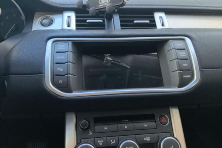 Used Land Rover Range Evoque 2015 2.0T Five-Door Zhiyao Edition Audio And AC Panel