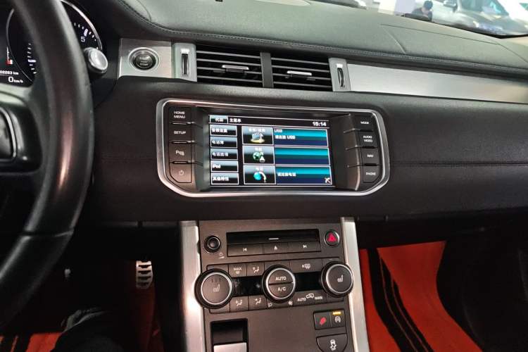 Used Land Rover Range Evoque 2015 2.0T Five-Door Zhiyao Edition Audio And AC Panel
