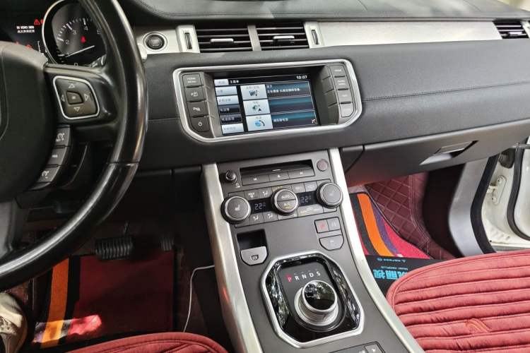 Used Land Rover Range Evoque 2015 2.0T 5-Door Luxury Edition Audio And AC Panel