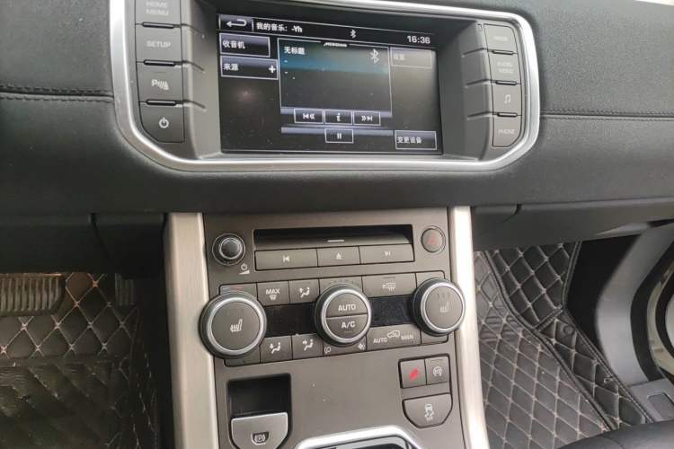 Used Land Rover Range Evoque 2015 2.0T Five-Door Fashion Edition Audio And AC Panel