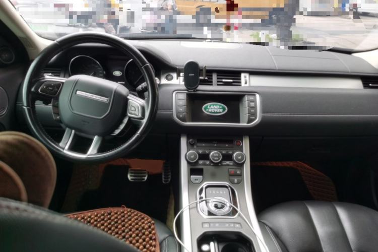 Used Land Rover Range Evoque 2015 2.0T Five-Door Sporty Edition Center Console