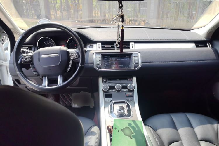 Used Land Rover Range Evoque 2015 2.0T Five-Door Zhiyao Edition Center Console