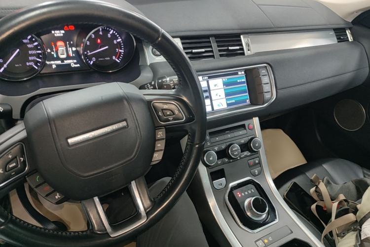 Used Land Rover Range Evoque 2015 2.0T Five-Door Zhiyao Edition Center Console