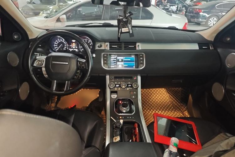 Used Land Rover Range Evoque 2015 2.0T Five-Door Fashion Edition Center Console