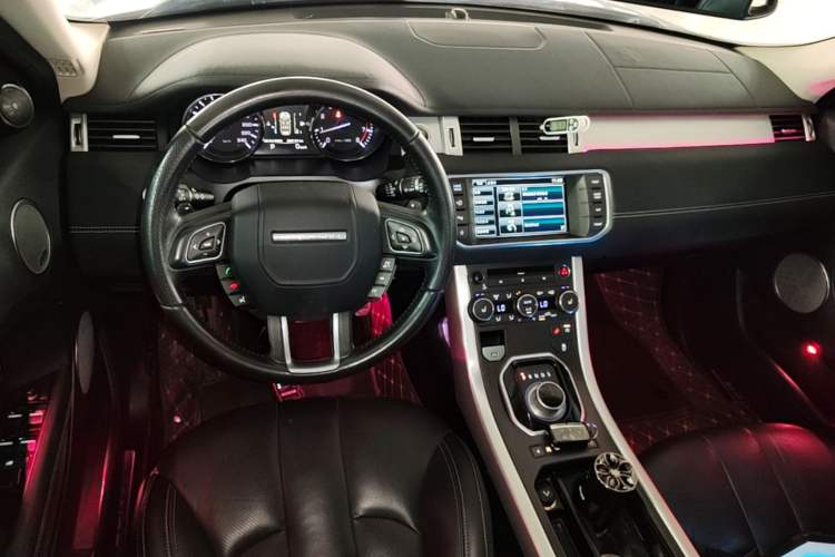 Used Land Rover Range Evoque 2015 2.0T Five-Door Sporty Edition Center Console