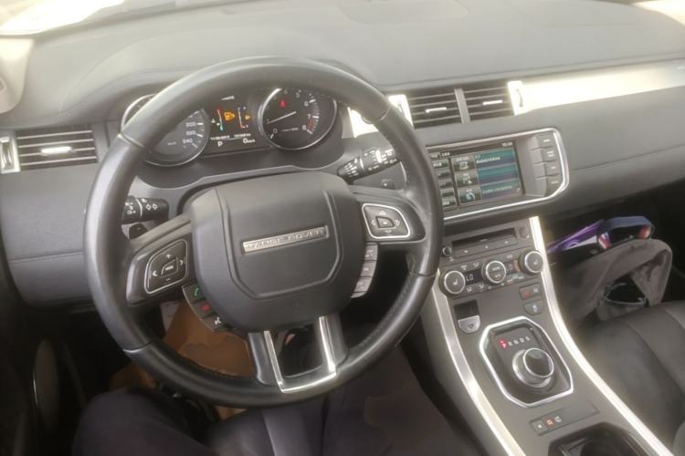 Used Land Rover Range Evoque 2015 2.0T Five-Door Zhiyao Edition Center Console