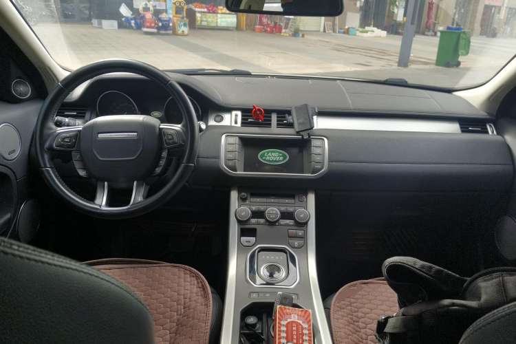 Used Land Rover Range Evoque 2015 2.0T 5-Door Luxury Edition Center Console