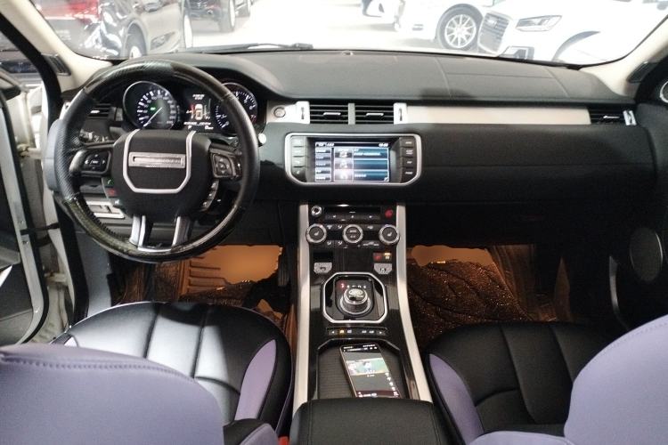 Used Land Rover Range Evoque 2015 2.0T Five-Door Zhiyao Edition Center Console