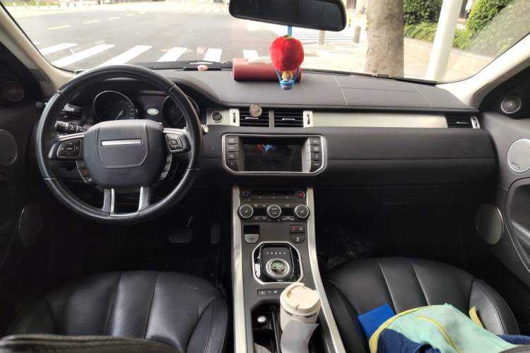 Used Land Rover Range Evoque 2015 2.0T Five-Door Fashion Edition Center Console