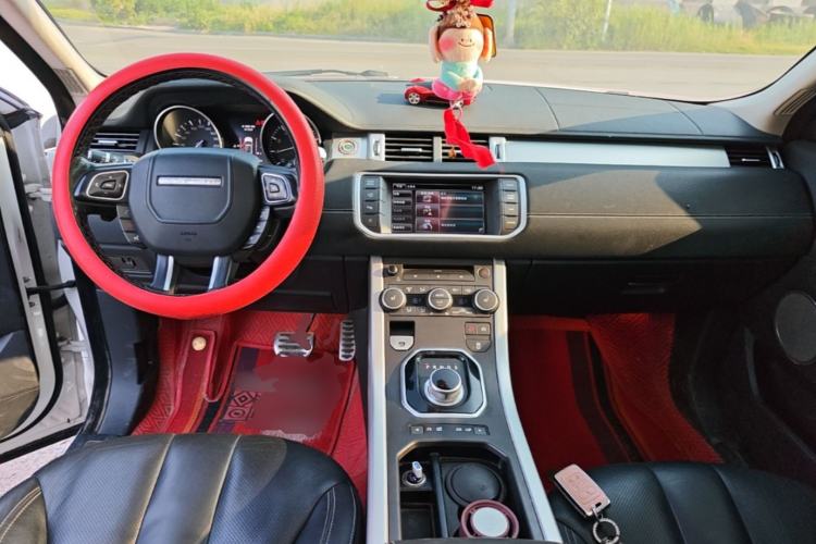Used Land Rover Range Evoque 2015 2.0T Five-Door Sporty Edition Center Console
