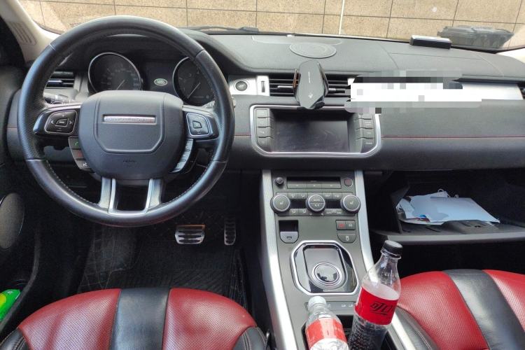 Used Land Rover Range Evoque 2015 2.0T Five-Door Sporty Edition Center Console