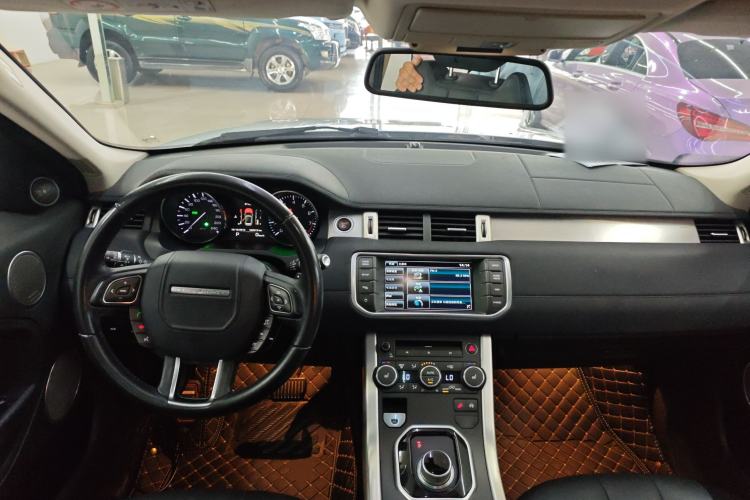 Used Land Rover Range Evoque 2015 2.0T Five-Door Zhiyao Edition Center Console