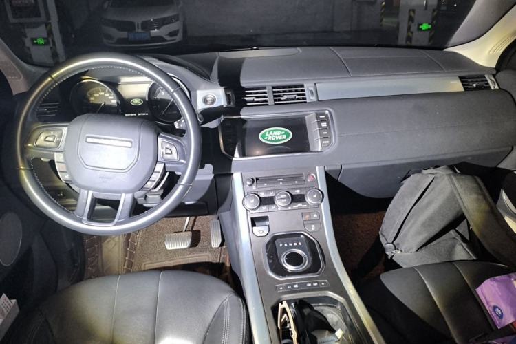 Used Land Rover Range Evoque 2015 2.0T Five-Door Zhiyao Edition Center Console