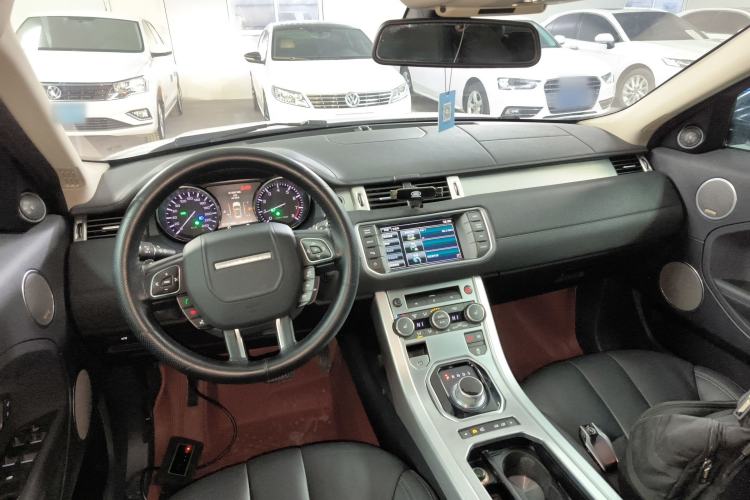 Used Land Rover Range Evoque 2015 2.0T Five-Door Zhiyao Edition Center Console