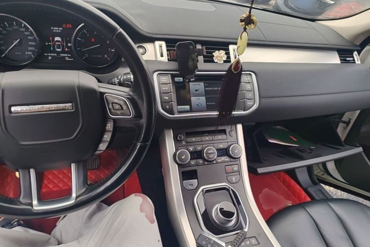 Used Land Rover Range Evoque 2015 2.0T Five-Door Fashion Edition Center Console