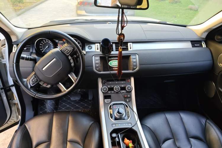 Used Land Rover Range Evoque 2015 2.0T Five-Door Zhiyao Edition Center Console