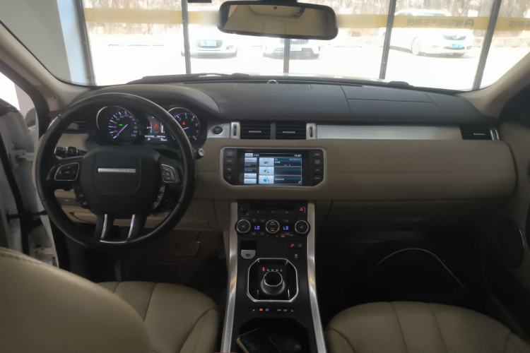 Used Land Rover Range Evoque 2015 2.0T Five-Door Zhiyao Edition Center Console