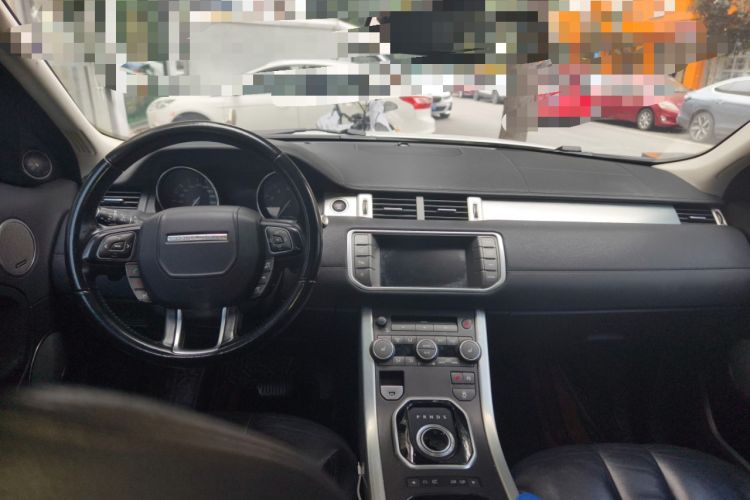 Used Land Rover Range Evoque 2015 2.0T 5-Door Luxury Edition Center Console