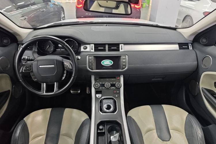 Used Land Rover Range Evoque 2015 2.0T Five-Door Sporty Edition Center Console