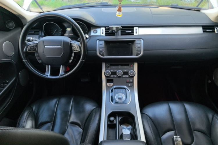 Used Land Rover Range Evoque 2015 2.0T Five-Door Zhiyao Edition Center Console