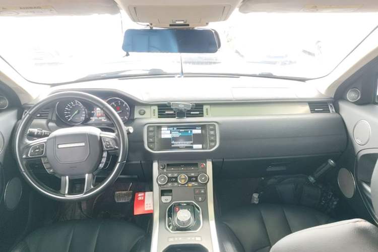Used Land Rover Range Evoque 2015 2.0T Five-Door Zhiyao Edition Center Console