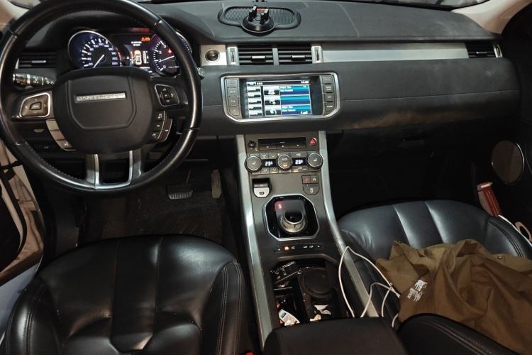 Used Land Rover Range Evoque 2015 2.0T Five-Door Zhiyao Edition Center Console
