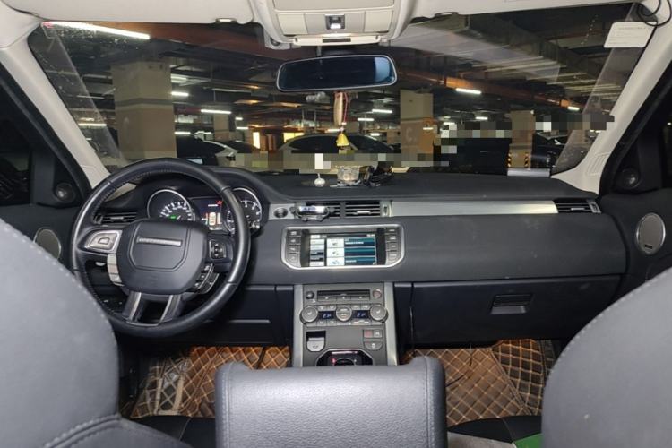 Used Land Rover Range Evoque 2015 2.0T 5-Door Luxury Edition Center Console