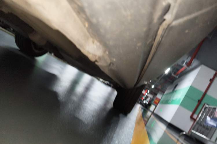 Used Land Rover Range Evoque 2015 2.0T Five-Door Zhiyao Edition Chassis Front Left