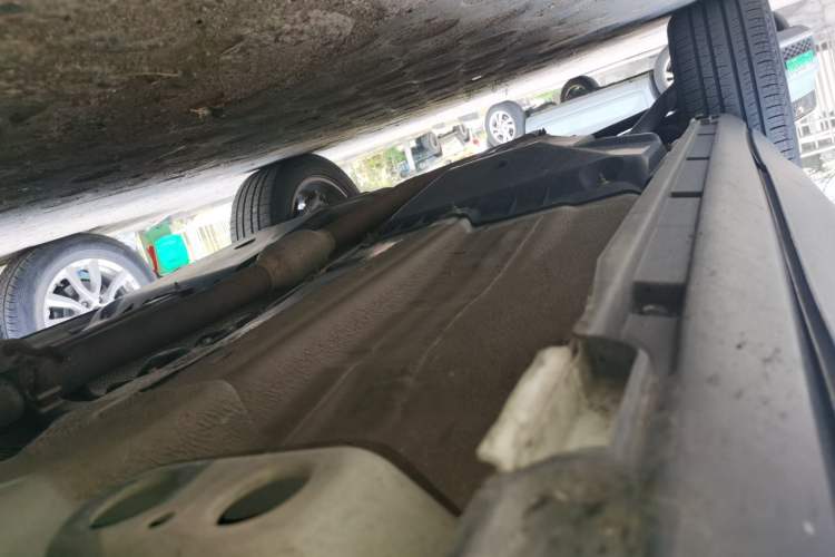 Used Land Rover Range Evoque 2015 2.0T Five-Door Zhiyao Edition Chassis Front Right
