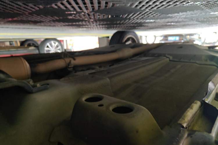 Used Land Rover Range Evoque 2015 2.0T Five-Door Zhiyao Edition Chassis Front Right