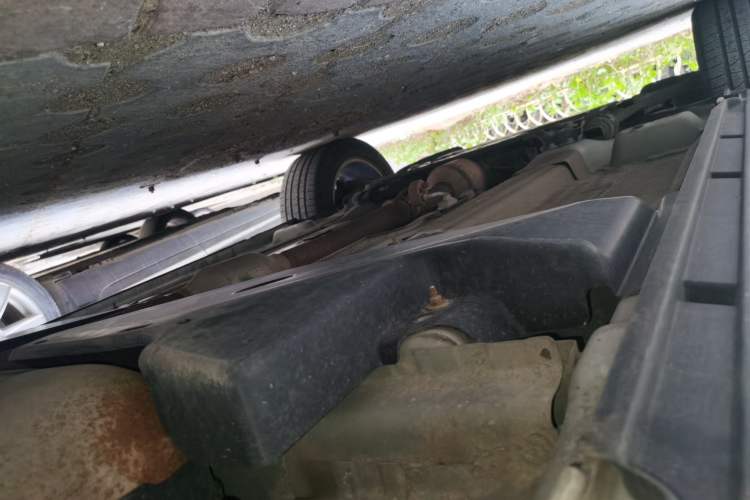 Used Land Rover Range Evoque 2015 2.0T Five-Door Zhiyao Edition Chassis Rear Left