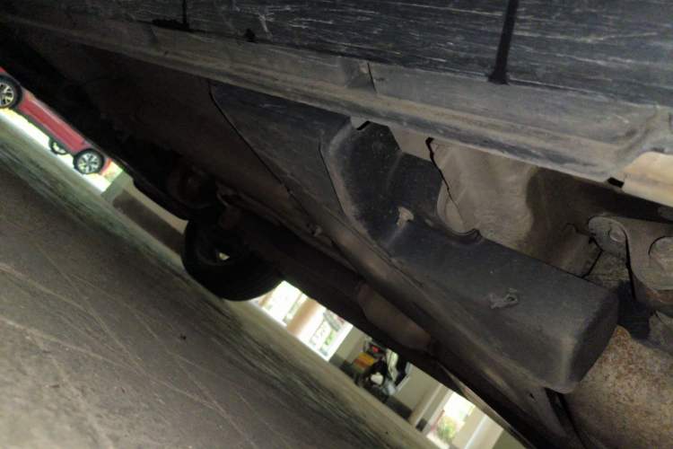 Used Land Rover Range Evoque 2015 2.0T Five-Door Zhiyao Edition Chassis Rear Left