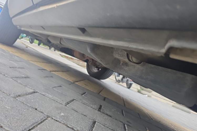 Used Land Rover Range Evoque 2015 2.0T Five-Door Zhiyao Edition Chassis Rear Left