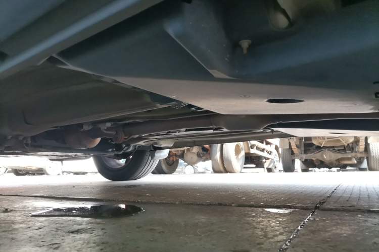 Used Land Rover Range Evoque 2015 2.0T Five-Door Zhiyao Edition Chassis Rear Left