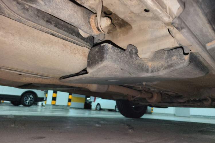 Used Land Rover Range Evoque 2015 2.0T Five-Door Zhiyao Edition Chassis Rear Right