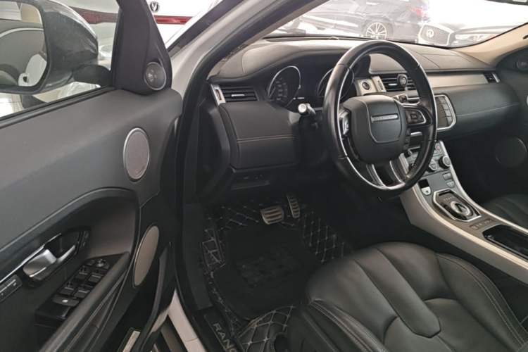 Used Land Rover Range Evoque 2015 2.0T Five-Door Sporty Edition Driver Seat