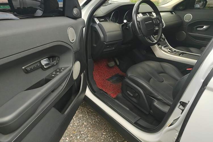 Used Land Rover Range Evoque 2015 2.0T Five-Door Zhiyao Edition Driver Seat