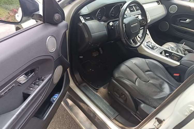 Used Land Rover Range Evoque 2015 2.0T Five-Door Zhiyao Edition Driver Seat
