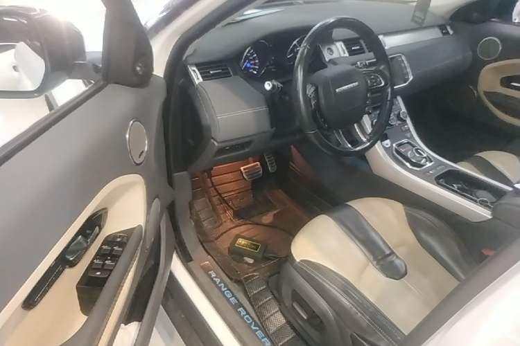 Used Land Rover Range Evoque 2015 2.0T 5-Door Ignite Edition Driver Seat