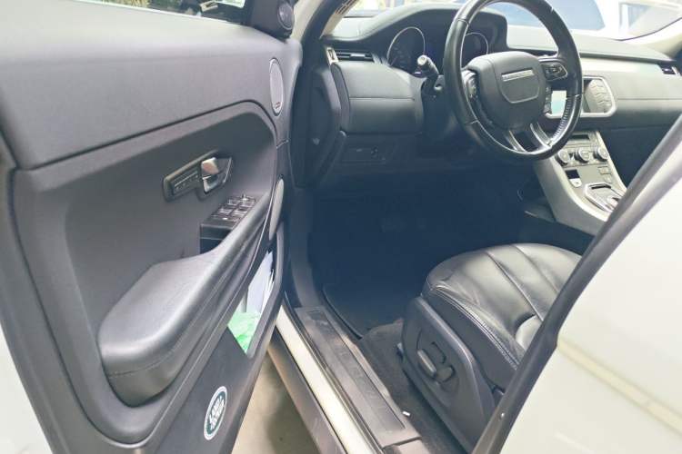 Used Land Rover Range Evoque 2015 2.0T Five-Door Zhiyao Edition Driver Seat