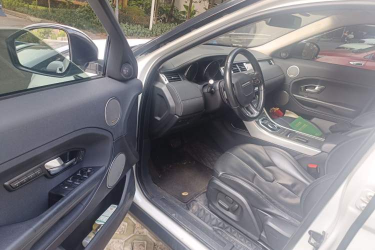 Used Land Rover Range Evoque 2015 2.0T Five-Door Zhiyao Edition Driver Seat