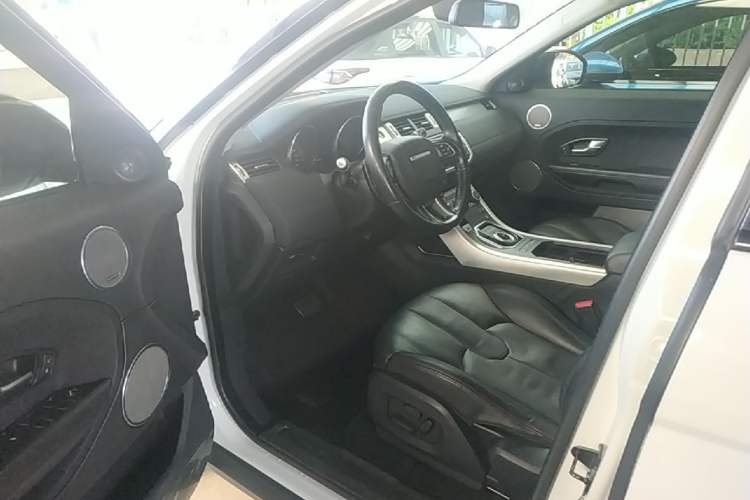 Used Land Rover Range Evoque 2015 2.0T Five-Door Zhiyao Edition Driver Seat