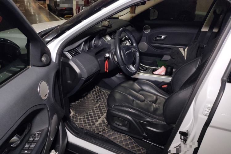 Used Land Rover Range Evoque 2015 2.0T 5-Door Luxury Edition Driver Seat