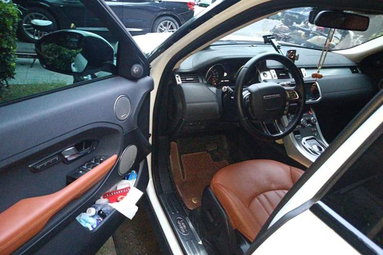 Used Land Rover Range Evoque 2015 2.0T Five-Door Zhiyao Edition Driver Seat
